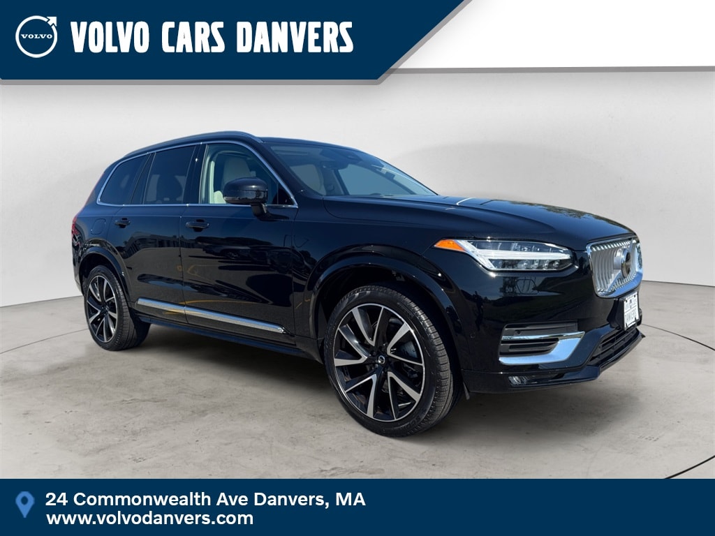 2023 Volvo XC90 Plus's photo