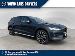 New 2026 Volvo V60 Cross Country B5 Ultra AWD Wagon for sale in Danvers, MA