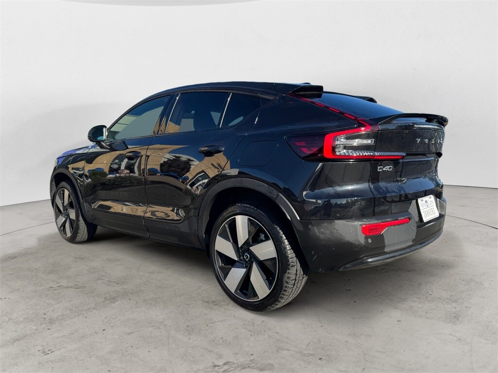 2023 Volvo C40 Ultimate photo 2