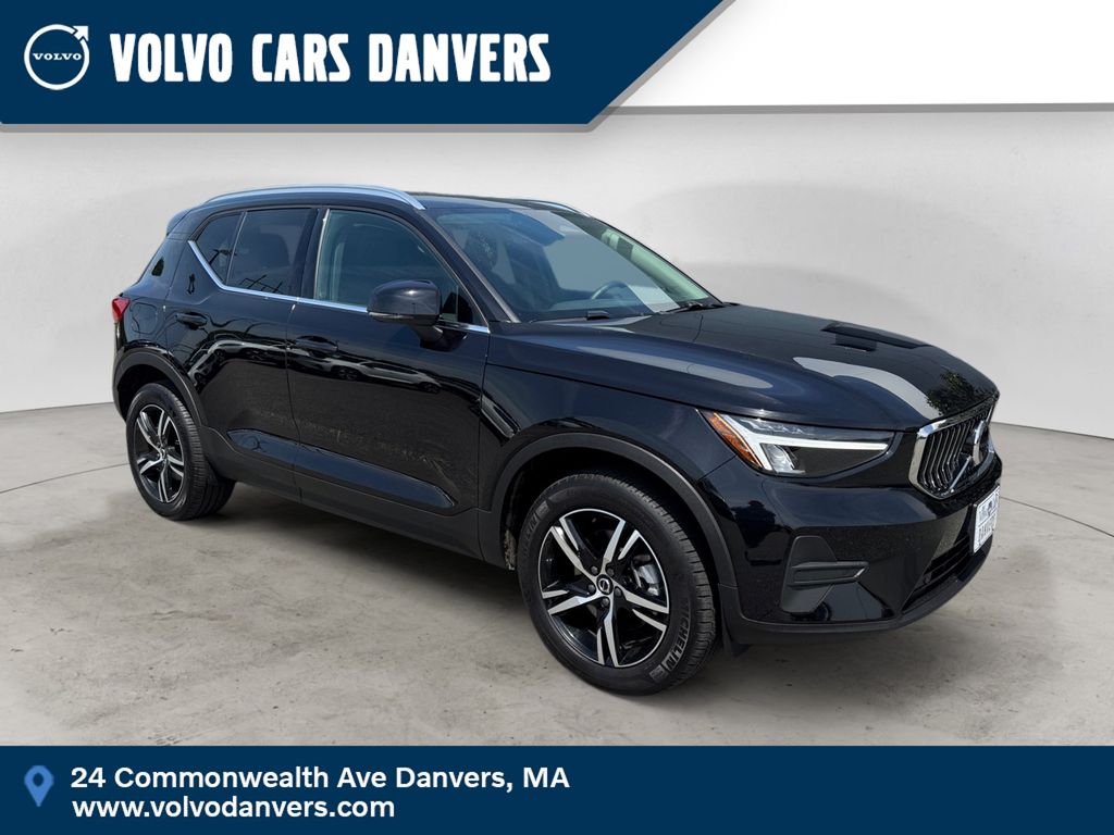 2025 Volvo XC40 B5 Core Bright AWD's photo
