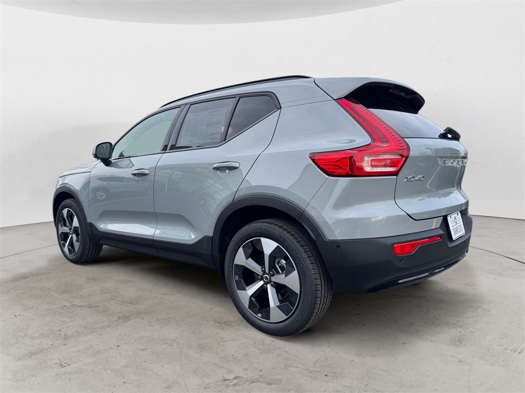 New 2026 Volvo XC40 B5 Plus SUV