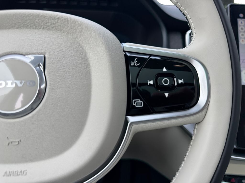 2026 Volvo XC90 Ultra - Photo 16