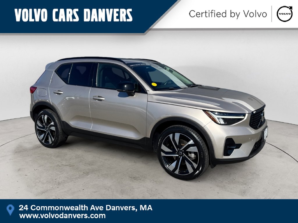 Used 2023 Volvo XC40 B5 Plus Dark Theme SUV for sale in Danvers, MA