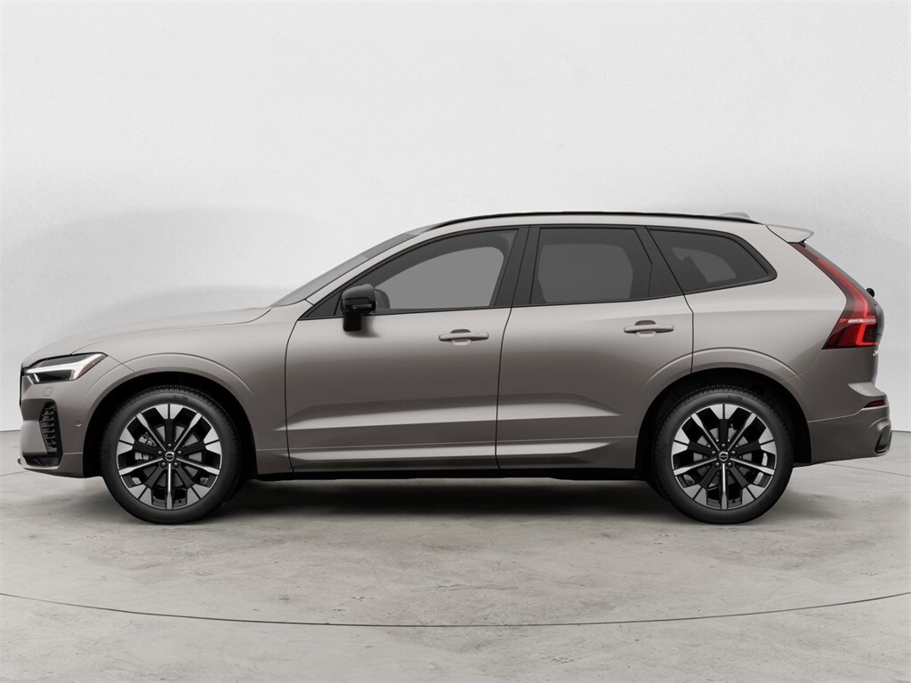 2026 Volvo XC60 B5 Plus photo 2