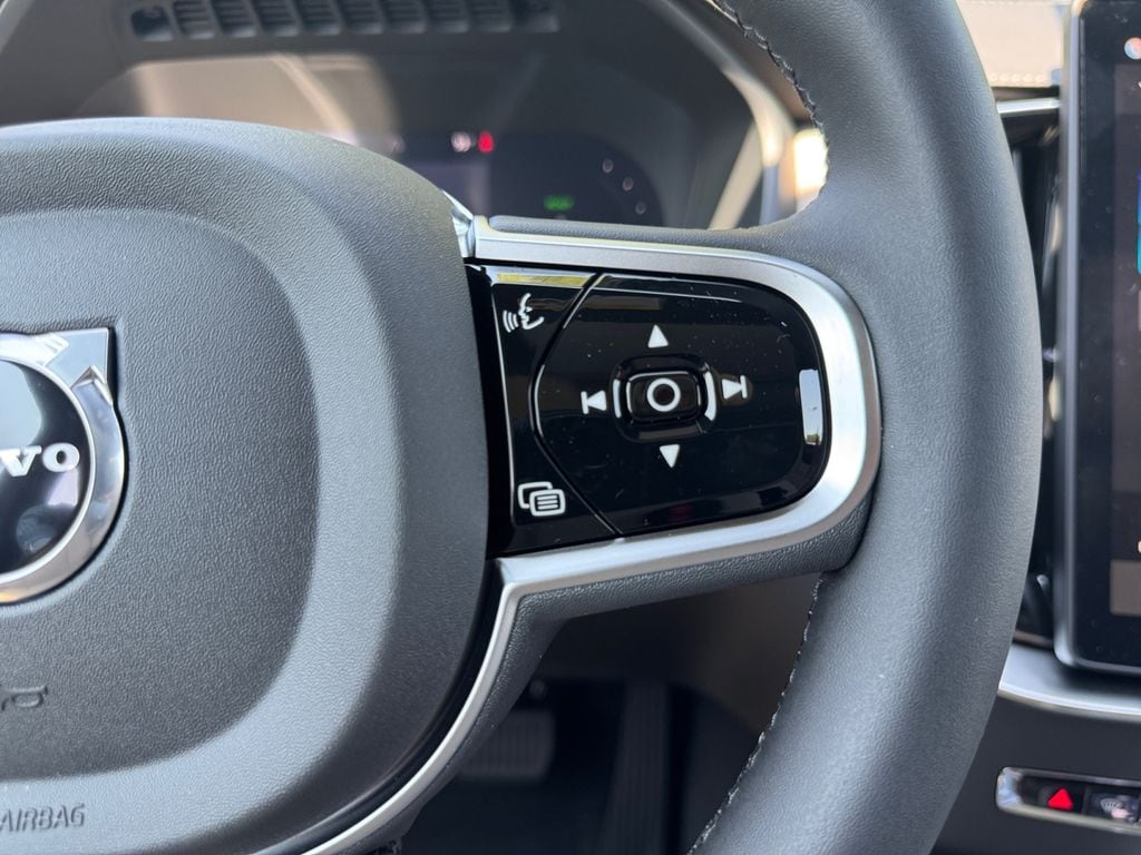 2026 Volvo XC90 Plus - Photo 16