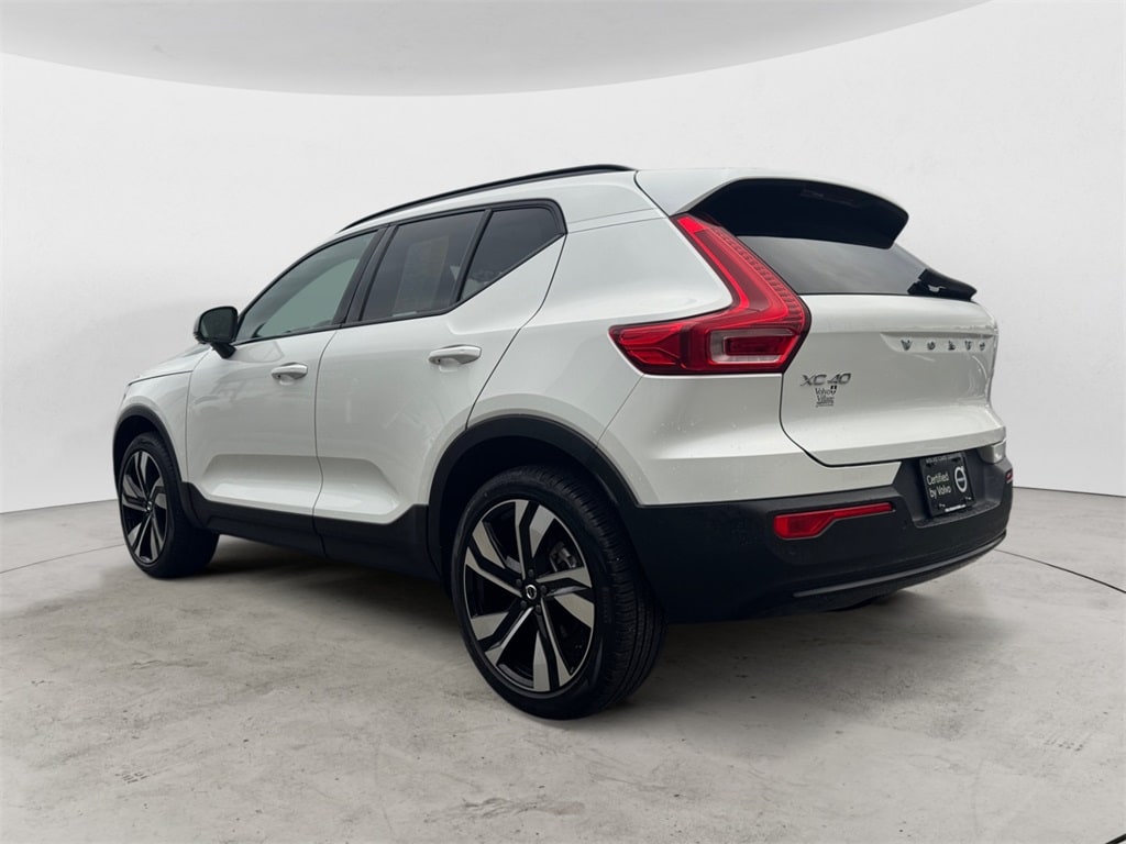 Certified 2025 Volvo XC40 B5 Plus Dark Theme SUV