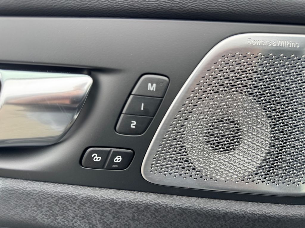 2026 Volvo XC60 Ultra - Photo 14