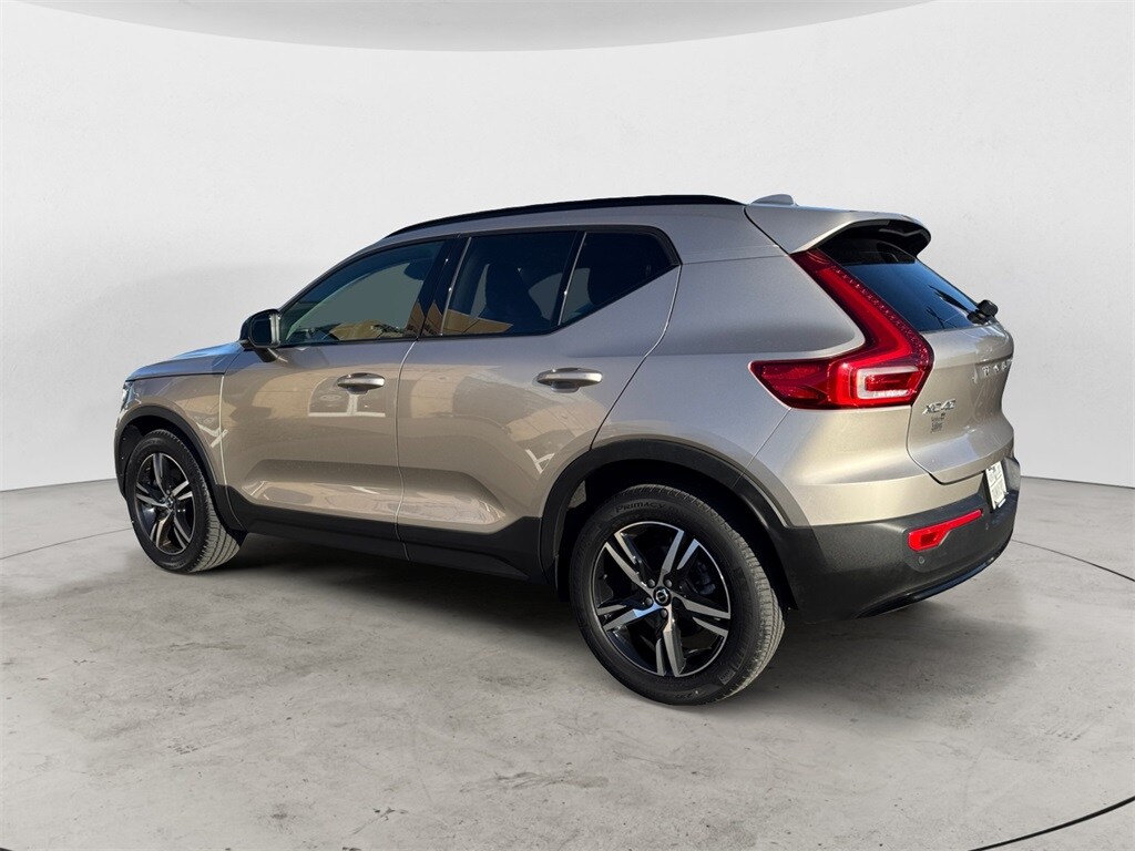 Certified 2023 Volvo XC40 B5 Plus Dark Theme SUV