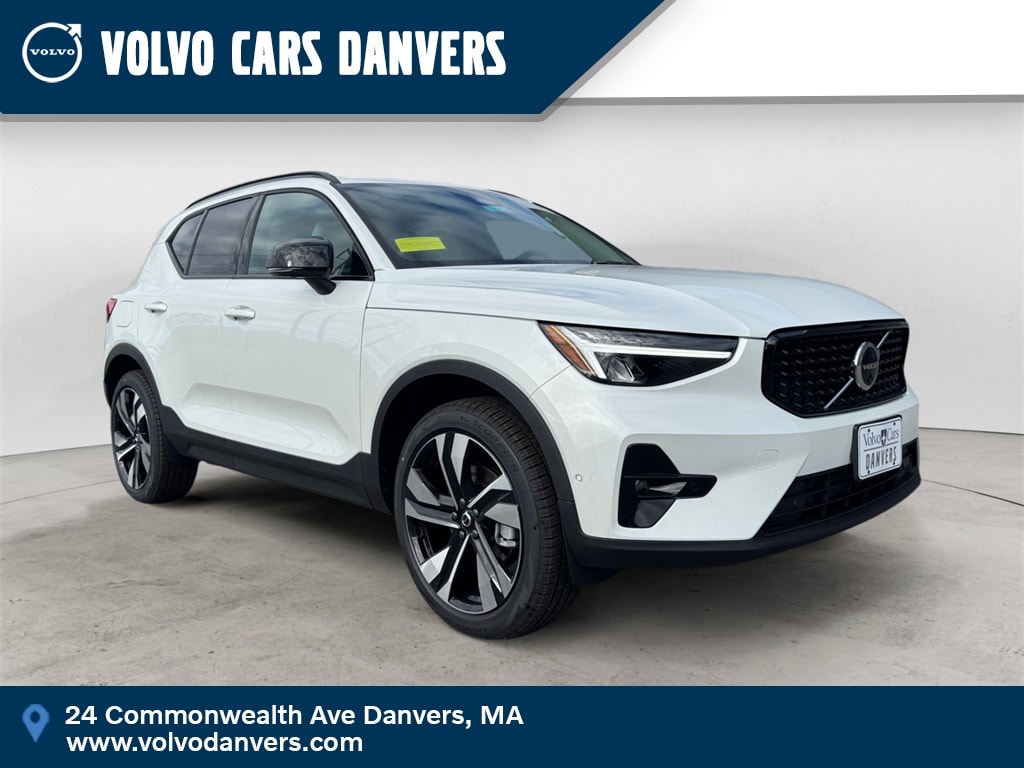 New 2026 Volvo XC40 B5 Plus SUV