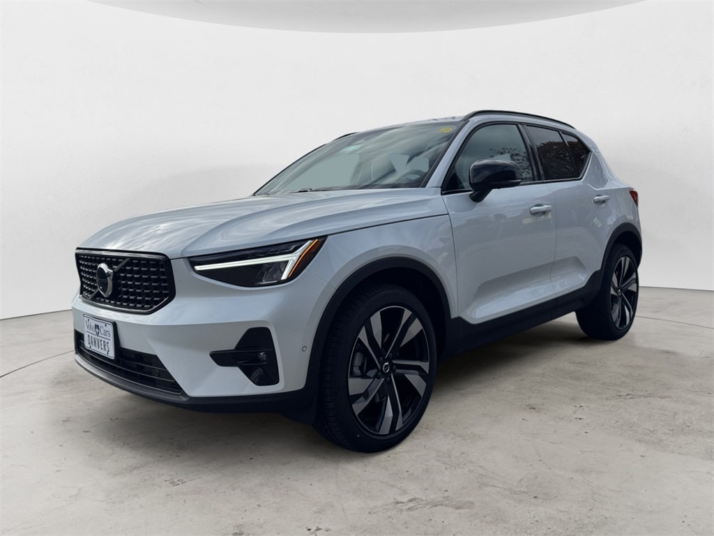 New 2026 Volvo XC40 B5 Plus SUV