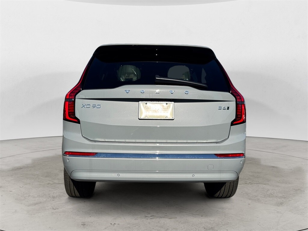 2025 Volvo XC90 photo 4