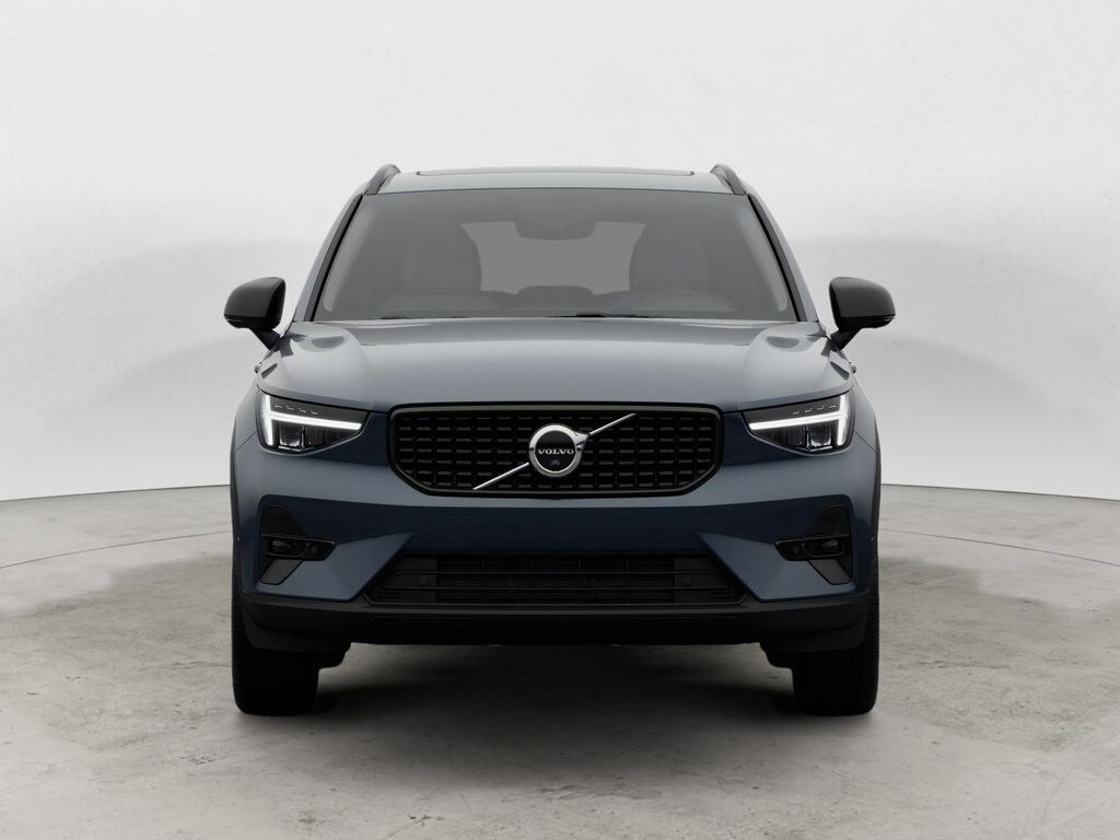 New 2026 Volvo XC40 B5 Plus SUV