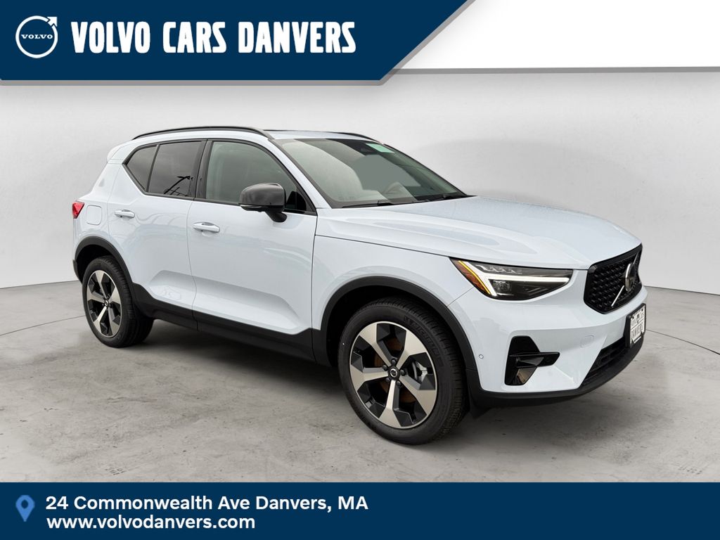 2026 Volvo XC40 SUV 