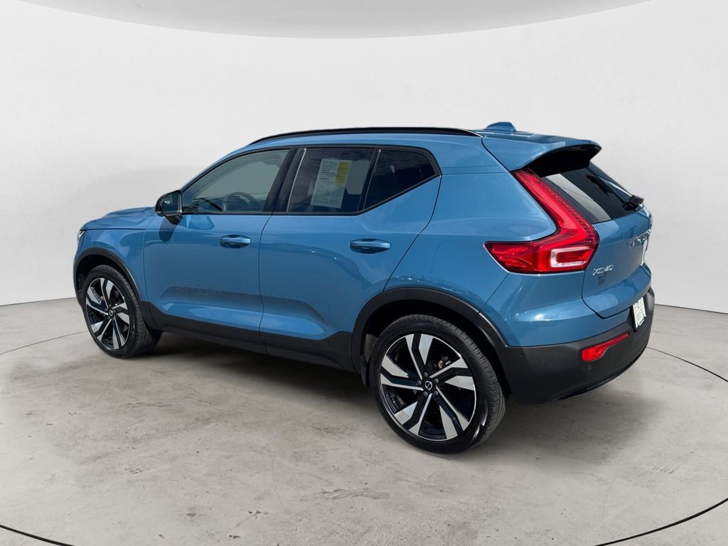 Certified 2024 Volvo XC40 B5 Plus Dark Theme SUV