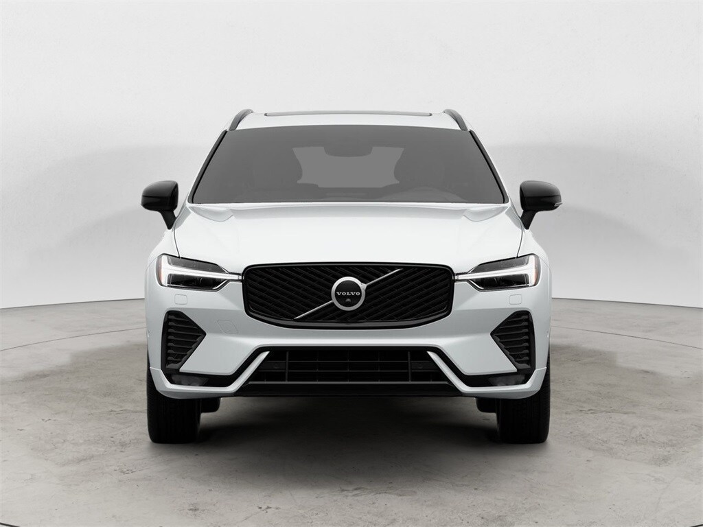 2026 Volvo XC60 B5 Plus photo 2