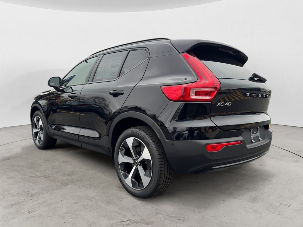 New 2026 Volvo XC40 B5 Plus SUV