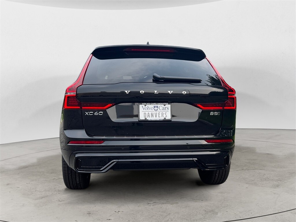 2026 Volvo XC60 B5 Core photo 3