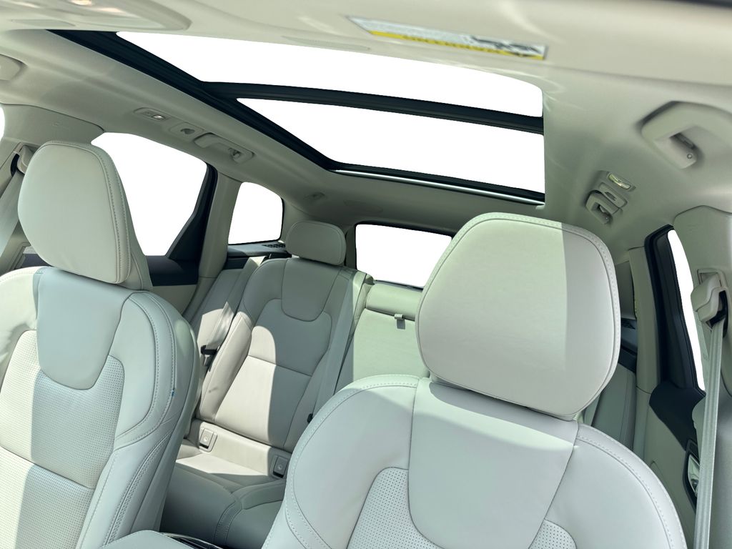 2026 Volvo XC60 Ultra - Photo 21