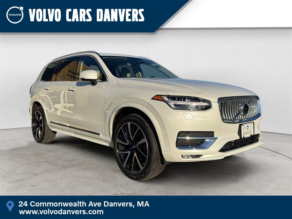 2023 Volvo XC90 Plus's photo