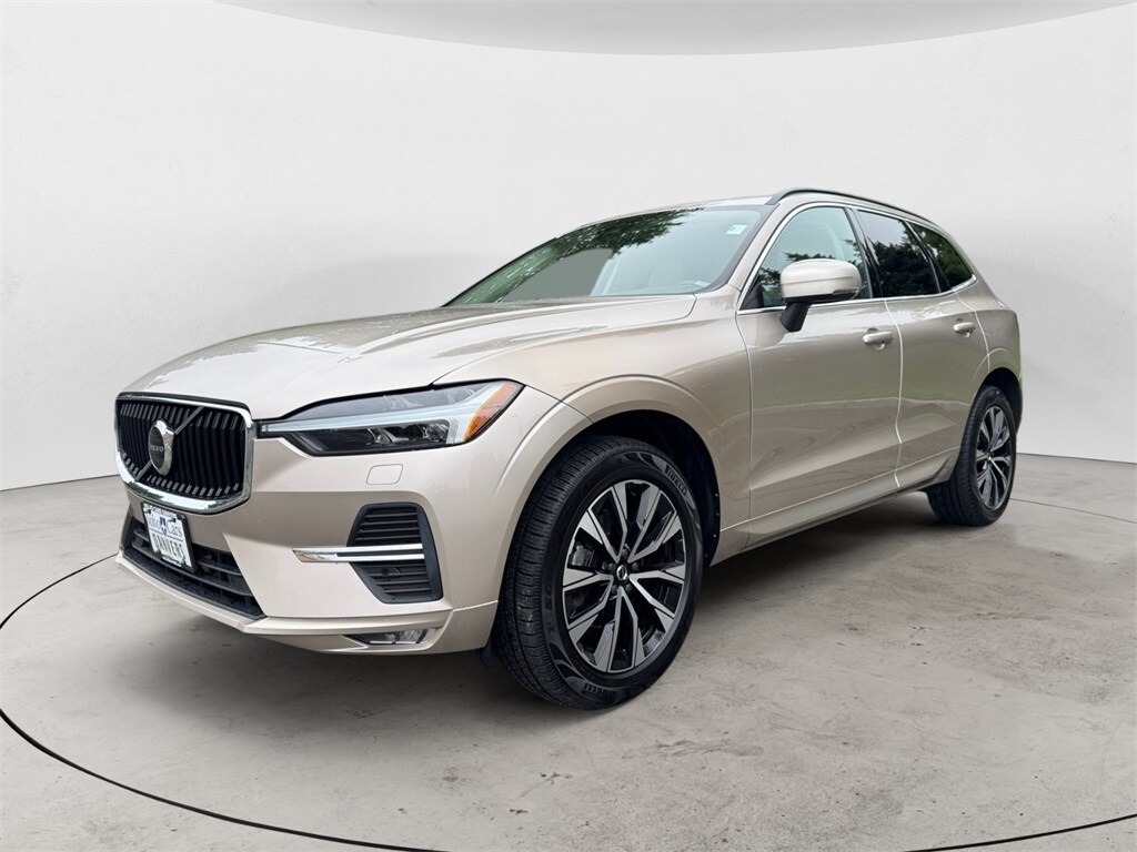 2023 Volvo XC60 B5 Core photo 2