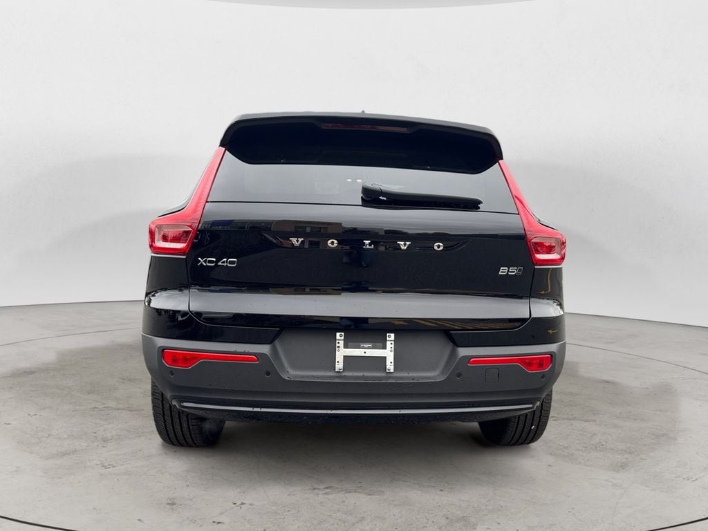 New 2026 Volvo XC40 B5 Plus SUV