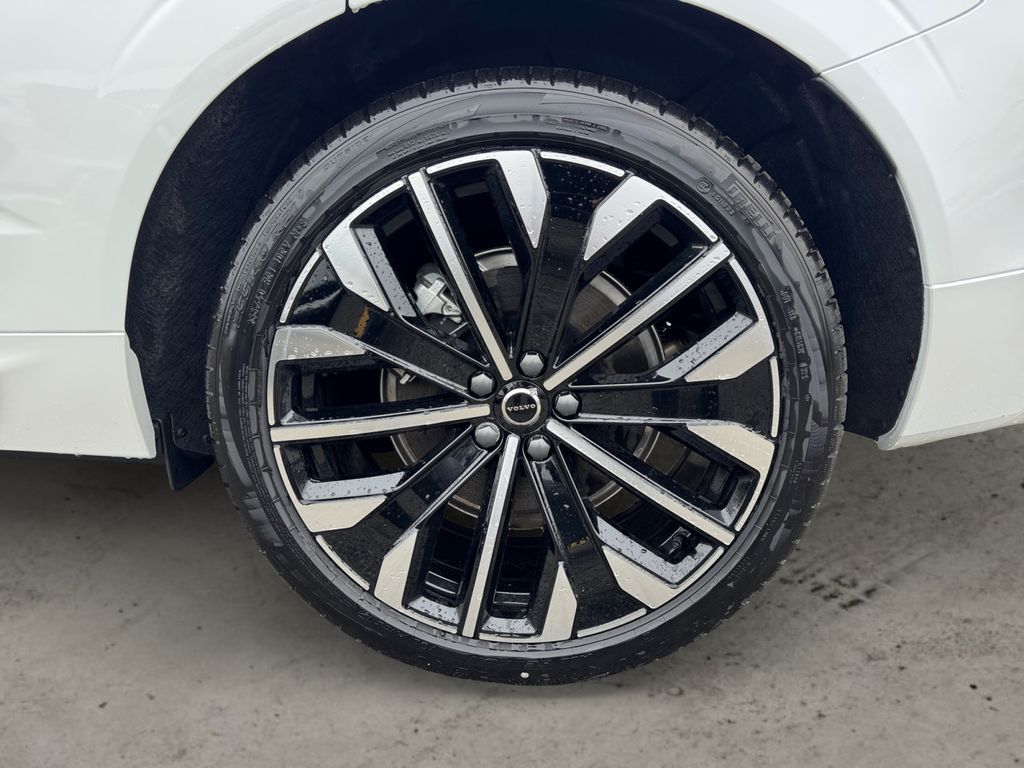 2026 Volvo XC60 Ultra - Photo 8