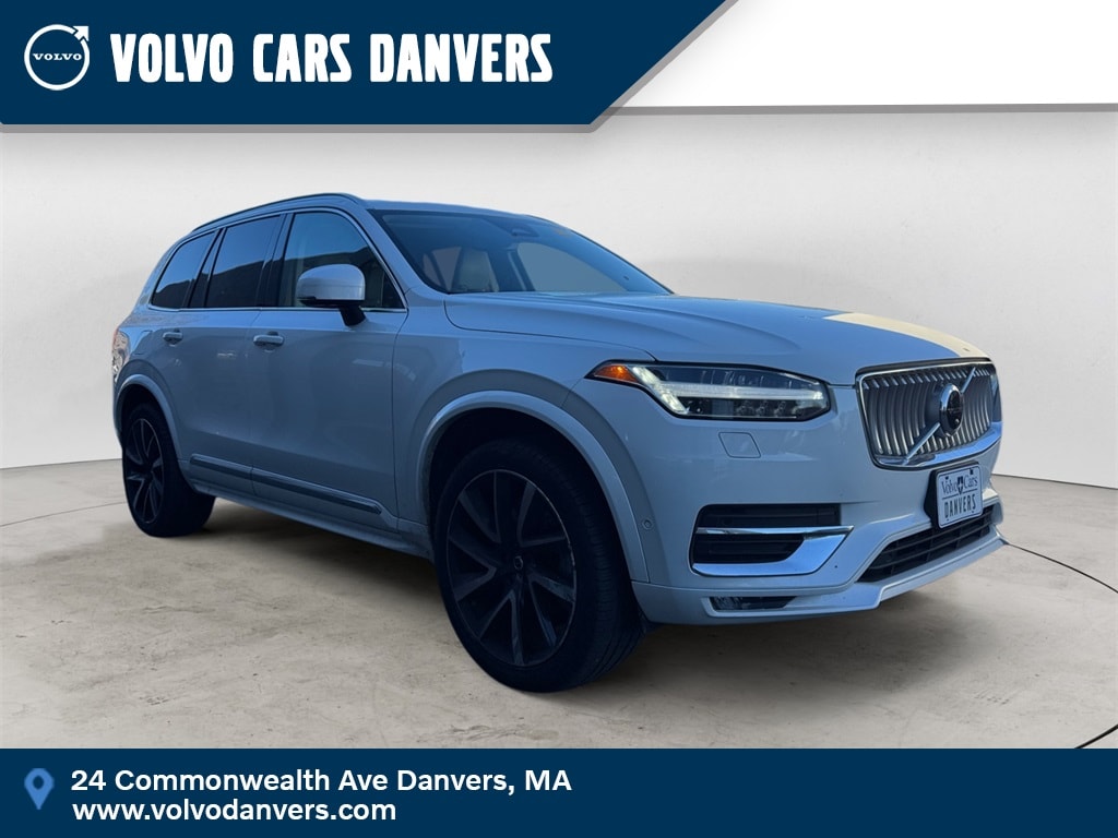 2023 Volvo XC90 Plus's photo