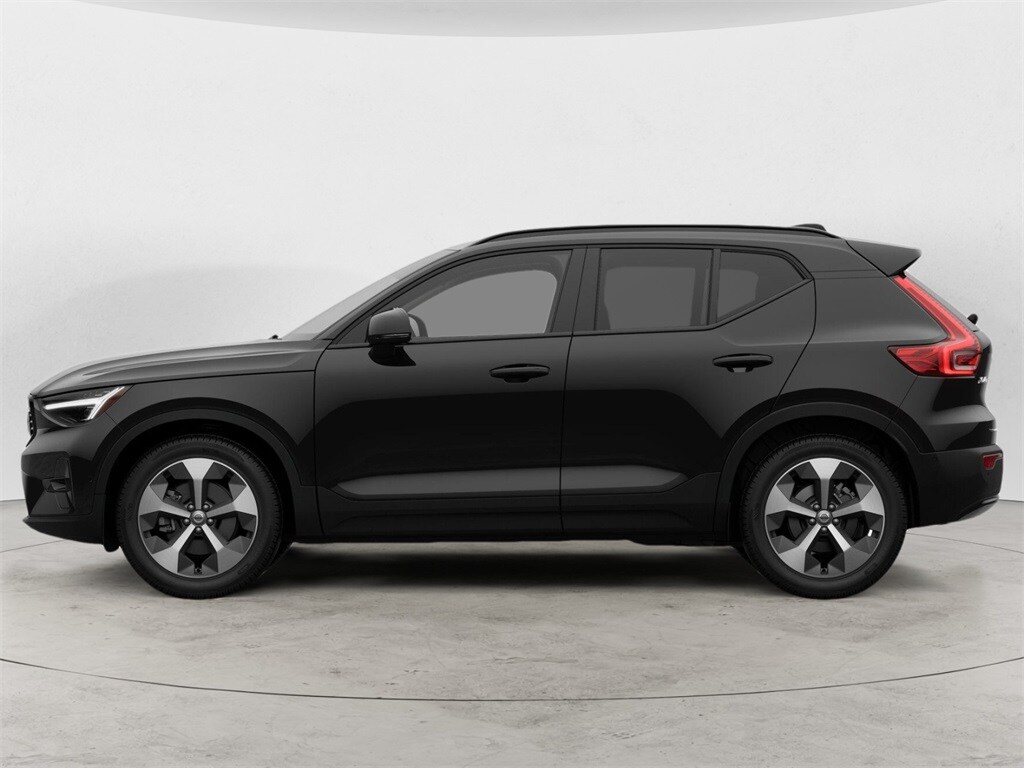 2026 Volvo XC40 Plus photo 3