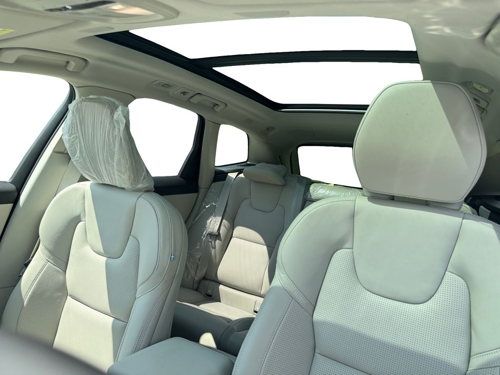 2026 Volvo XC60 Ultra - Photo 23