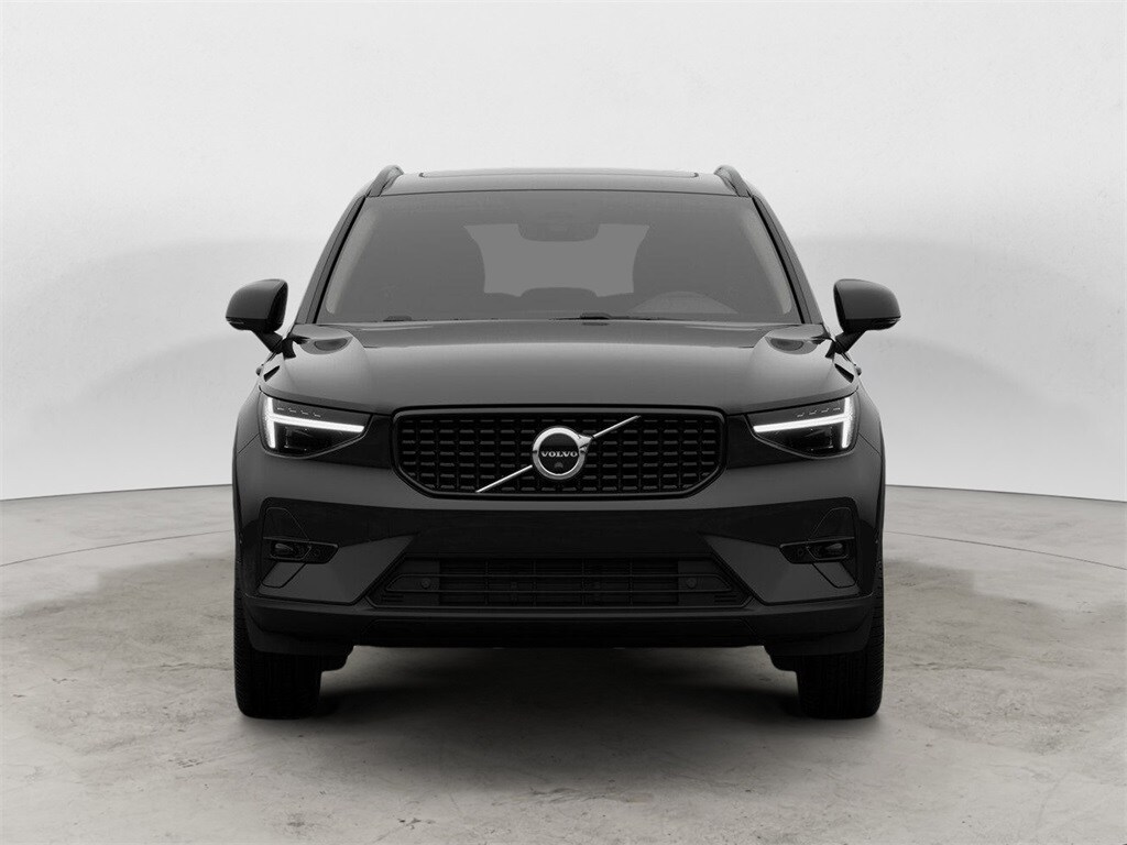 2026 Volvo XC40 Plus photo 2