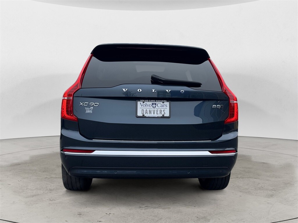 2023 Volvo XC90 B5 Plus photo 3