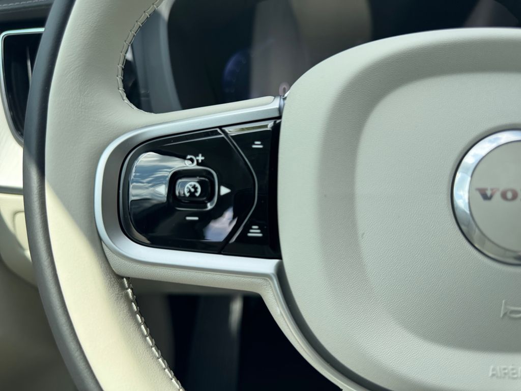 2026 Volvo XC60 Ultra - Photo 15