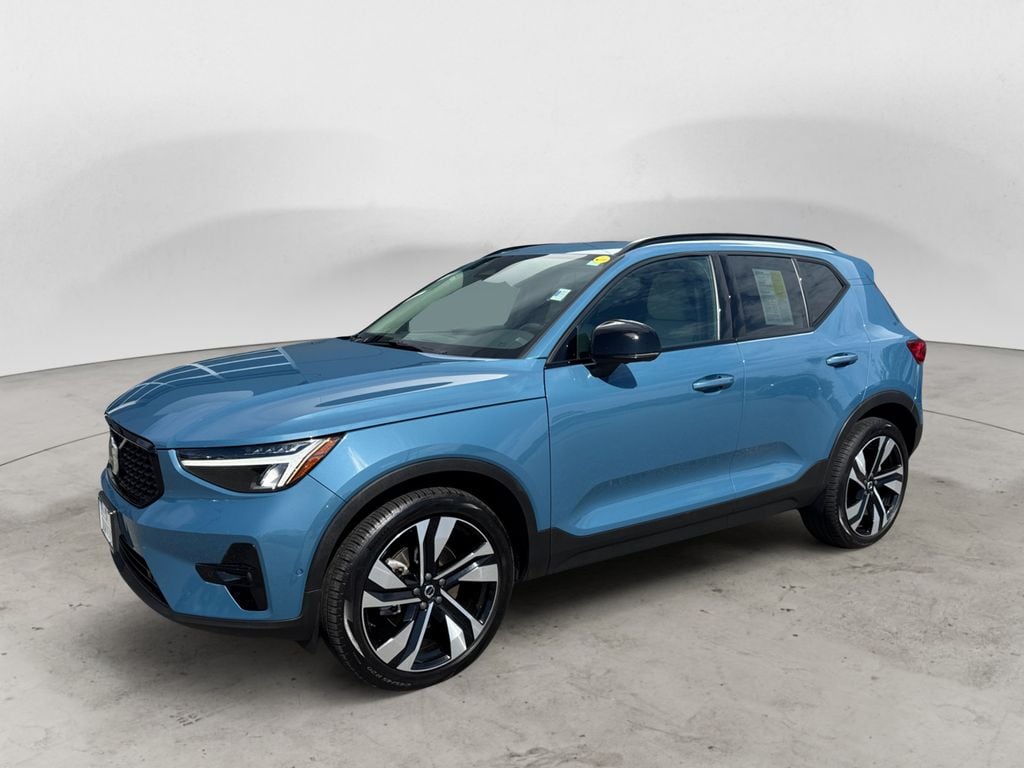Certified 2024 Volvo XC40 B5 Plus Dark Theme SUV