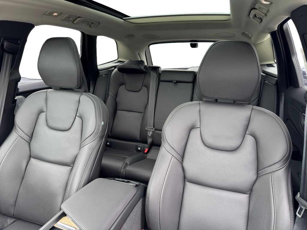 2026 Volvo XC60 Ultra - Photo 26