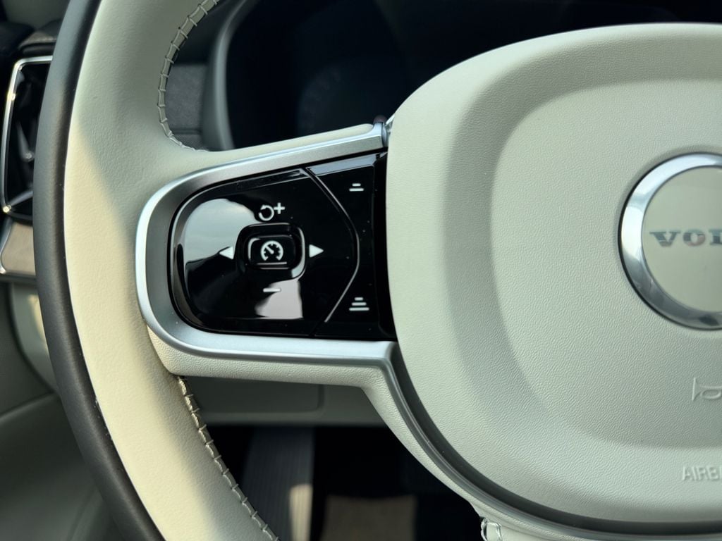 2026 Volvo XC90 Ultra - Photo 15