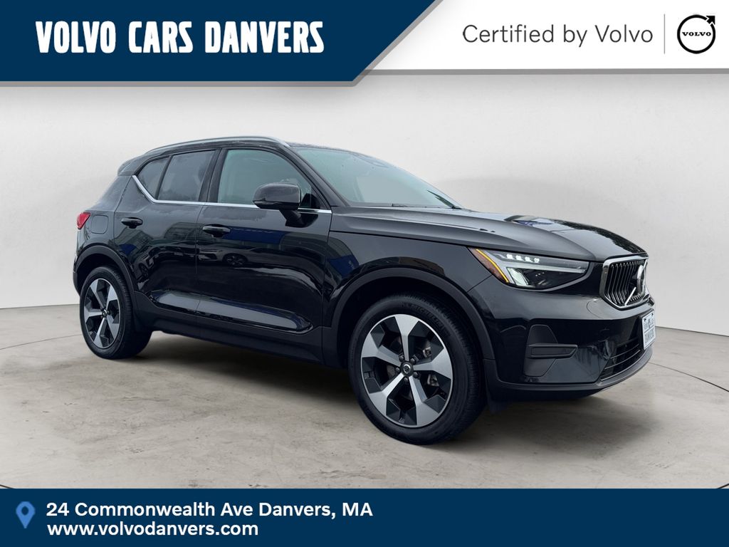 2025 Volvo XC40 SUV 