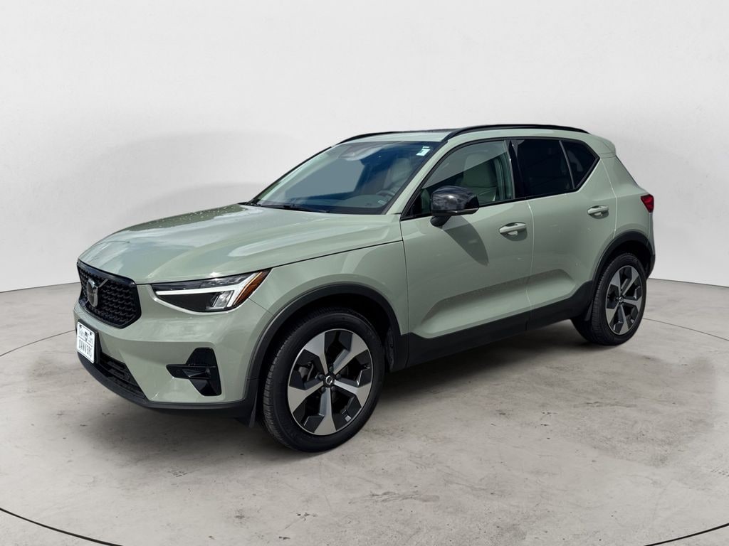 Certified 2023 Volvo XC40 B5 Plus Dark Theme SUV