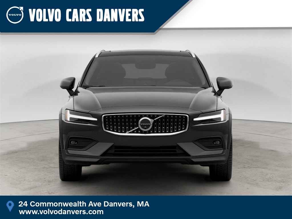 2025 Volvo V60 Cross Country Plus's photo
