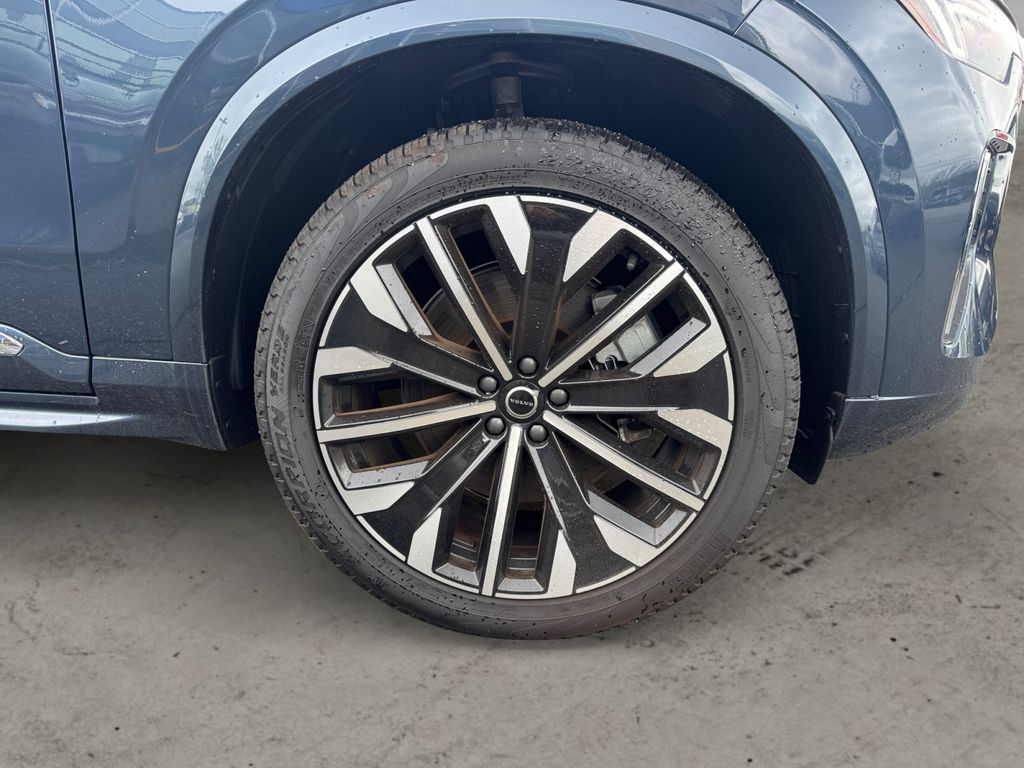 2025 Volvo XC90 Core - Photo 8