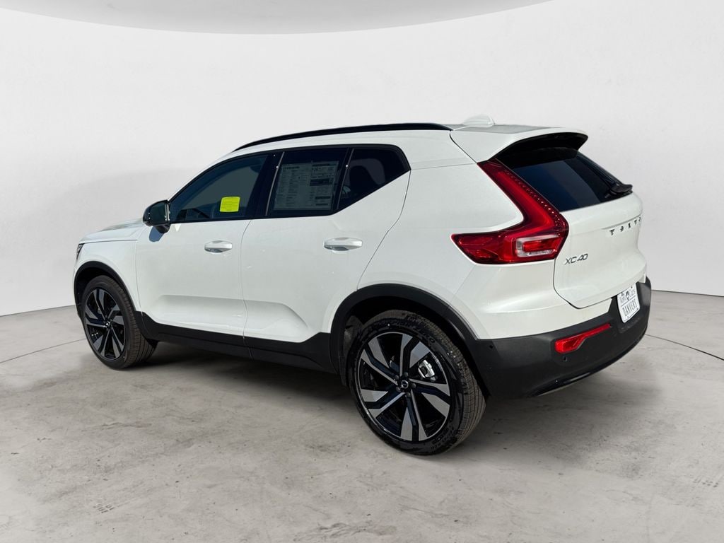 New 2026 Volvo XC40 B5 Plus SUV
