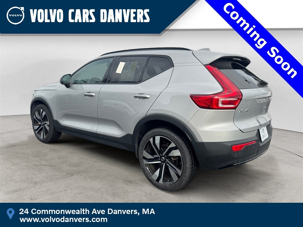 2025 Volvo XC40 Plus photo 3