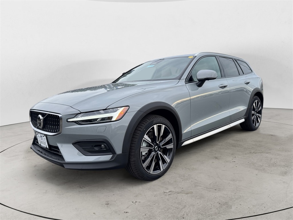 New 2026 Volvo V60 Cross Country B5 Ultra Wagon