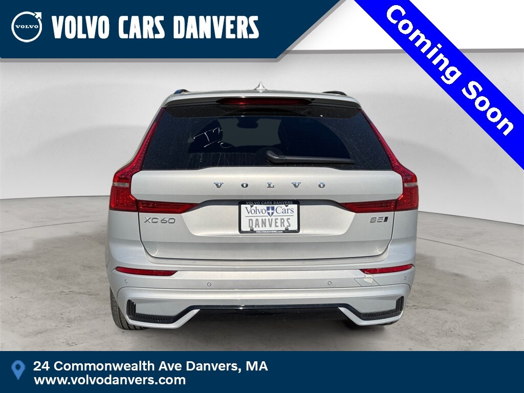 2025 Volvo XC60 B5 Plus photo 4