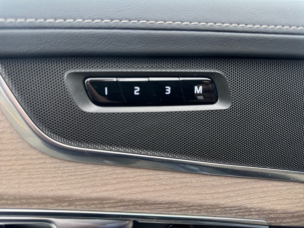 2025 Volvo XC90 Core - Photo 12