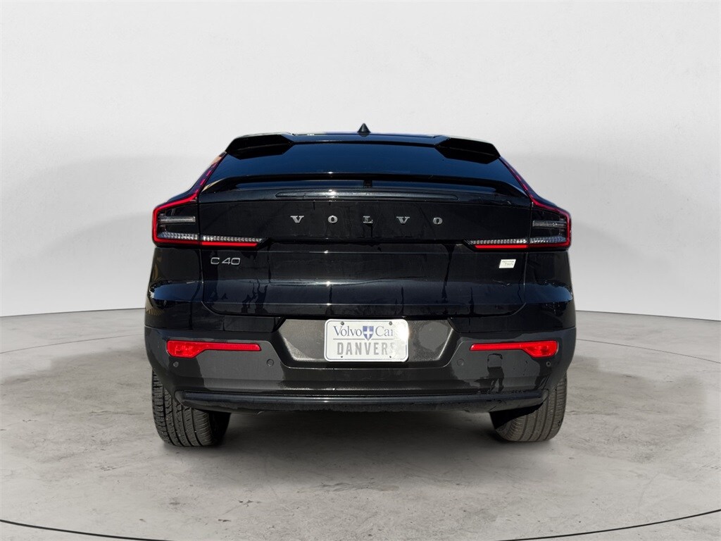 2023 Volvo C40 Ultimate photo 3