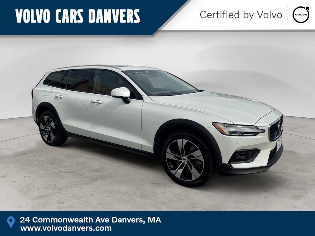 2025 Volvo V60 Cross Country