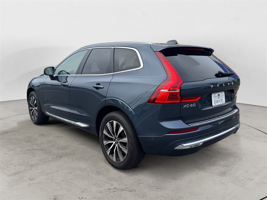 2023 Volvo XC60 B5 Plus photo 3