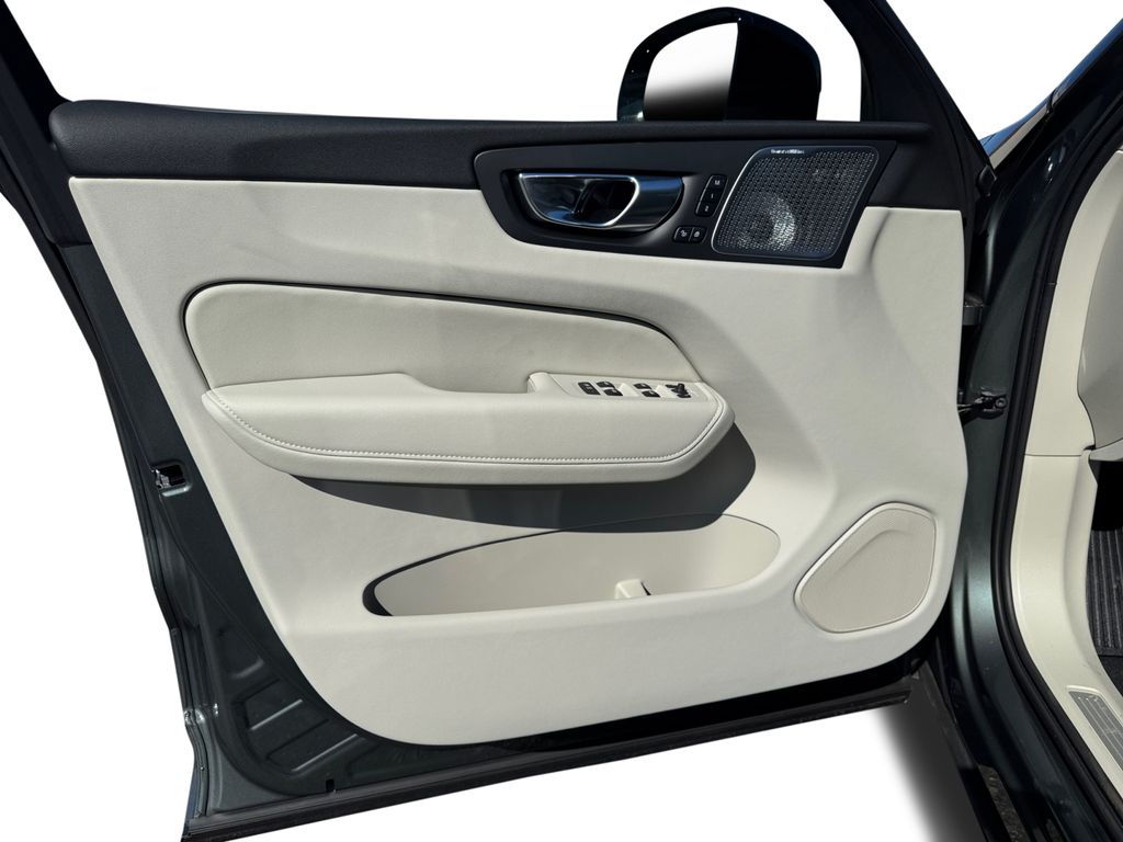 2026 Volvo XC60 Ultra - Photo 9