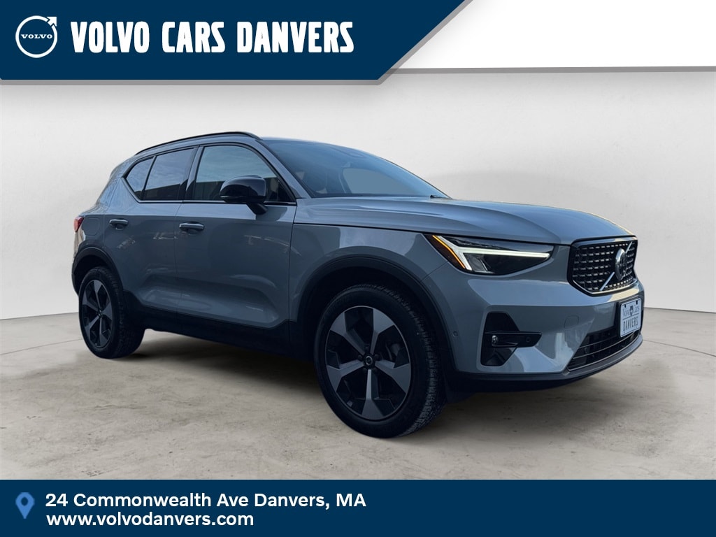 2025 Volvo XC40 Plus