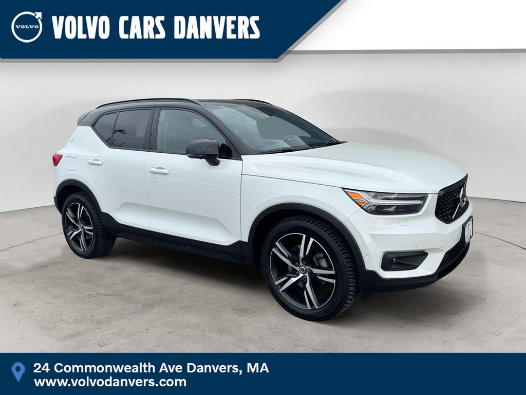 2022 Volvo XC40